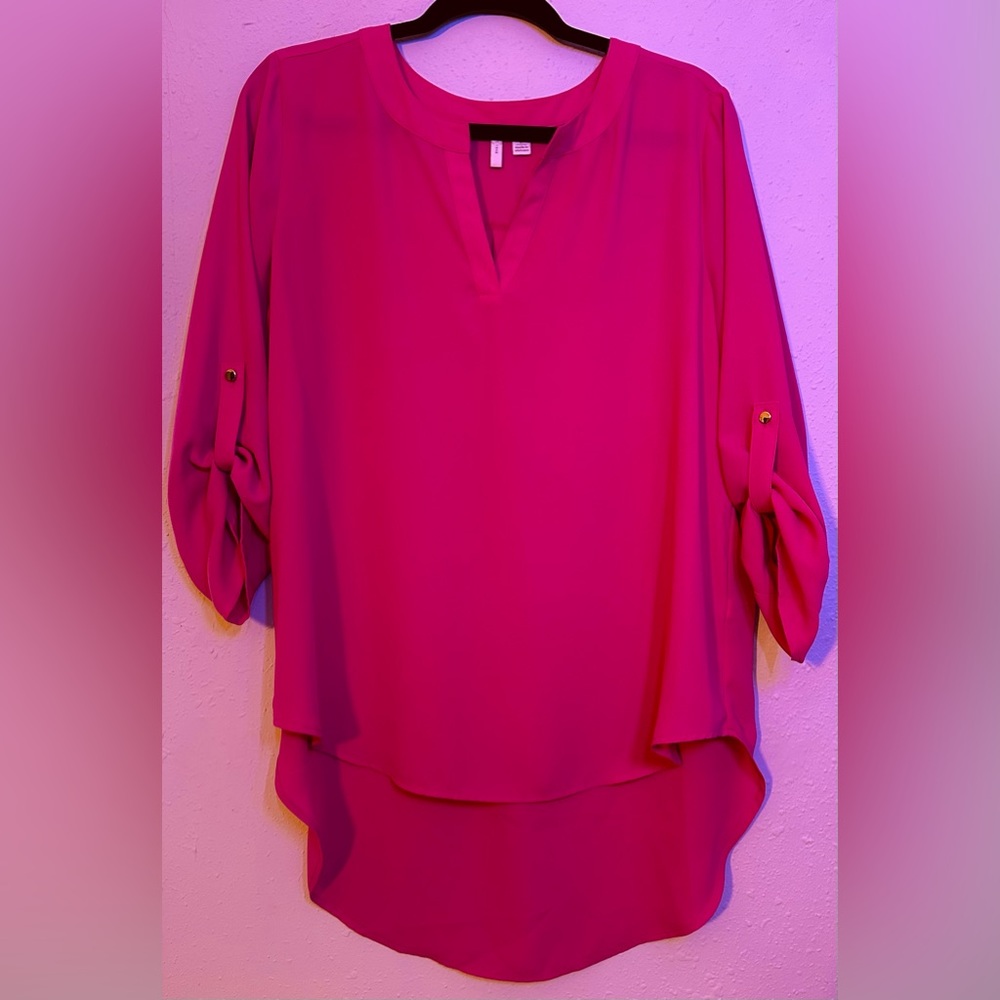 C est 1946 - Pink Hi-Lo Blouse - Silver Button Sleeve Detail - L